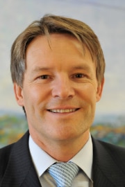 Portrait de Benno Bättig, président de l'IHRA en exercice et secrétaire général du DFAE