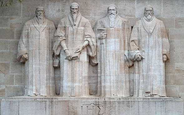  Le Mur des Réformateurs à Genève présente les réformateurs Guillaume Farel, Jean Calvin, Théodore de Bèze et John Knox.