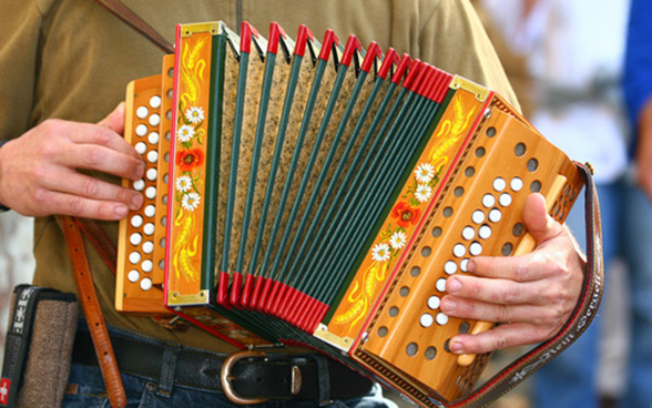 Schwyzerörgeli, una variante della fisarmonica