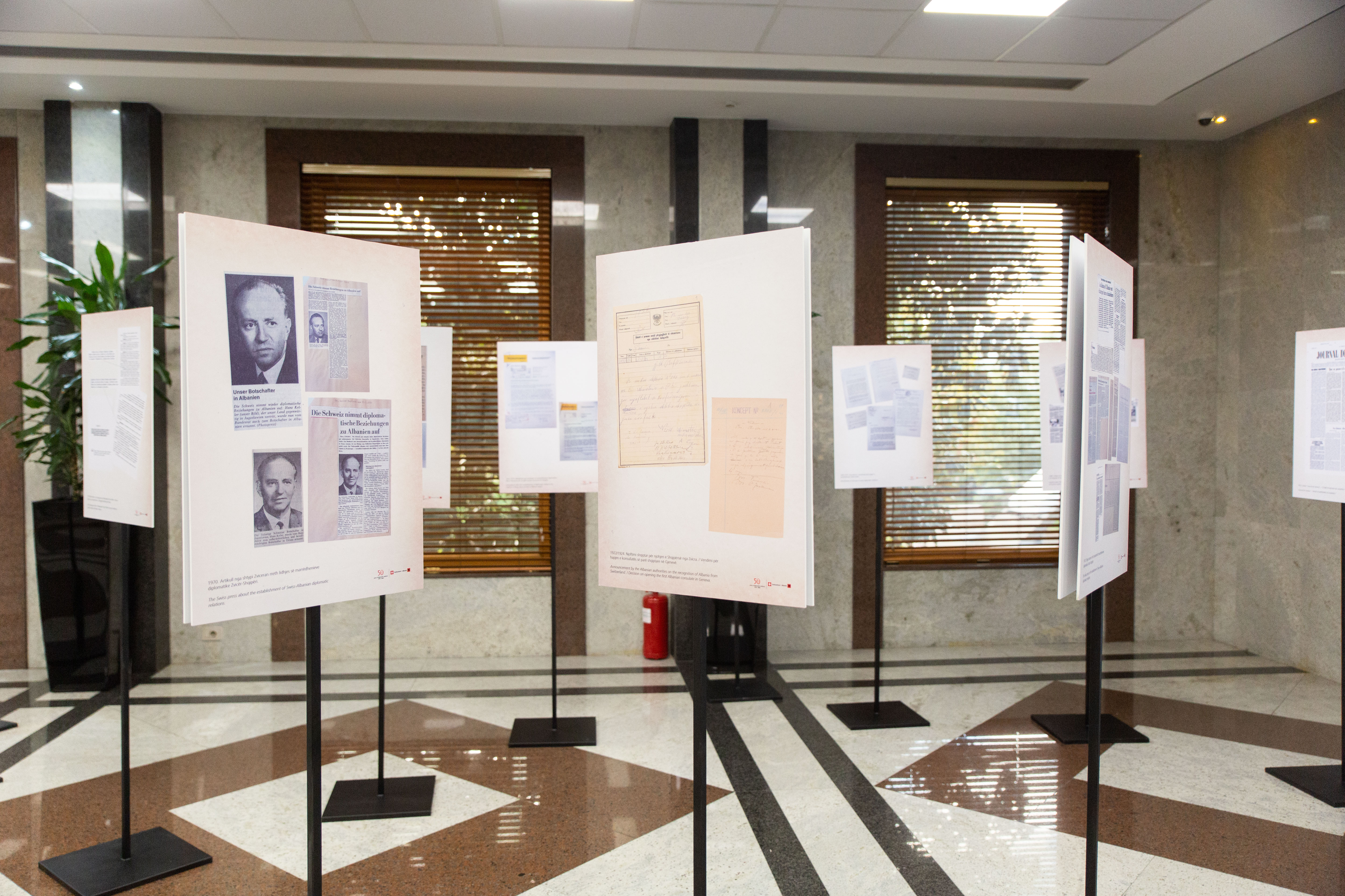 An exhibition with photos and documents from Swiss and Albanian archives was organised at the Ministry for Europe and Foreign Affairs and at the National Historical Museum. 