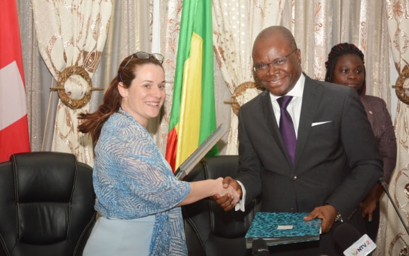Signature 06 Accords avec Gouvernement du Benin 