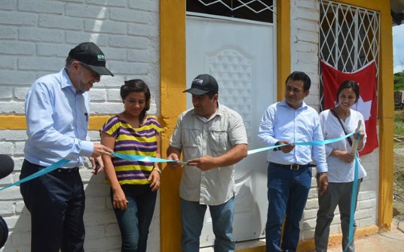 Pascal Décosterd, Embajador de Suiza en Ecuador, Cosude y Fundación Ecosur entregan viviendas en Pedernales
