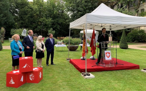 Soirée Suisse dans les jardins de l'Ambassade