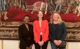 Madame Nicole Providoli, ministre conseillère à l'Ambassade de Suisse en France accompagnée de Mesdames Alice Mogwe, présidente et Eléonore Morel, directrice générale de la Fédération internationale pour les droits humains.