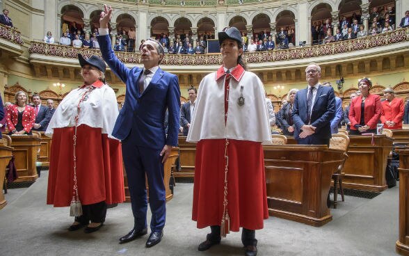 Le nouveau Conseiller fédéral Ignazio Cassis prête serment