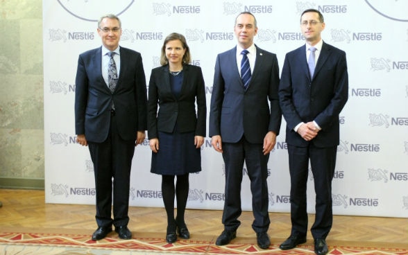 Von links nach rechts: Botschafter Paroz, Präsidentin Markwalder, Direktor Grunewald und Minister Varga © by David Harangozó/dteurope