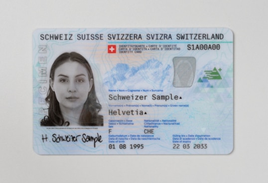 Nuova carta d'identità svizzera