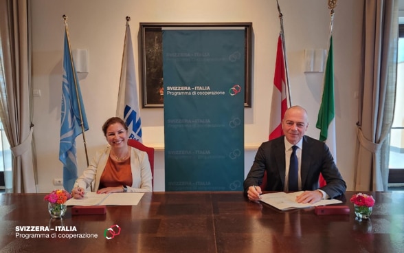 Ende September unterzeichneten die Schweiz und das UNHCR den Projektvertrag.