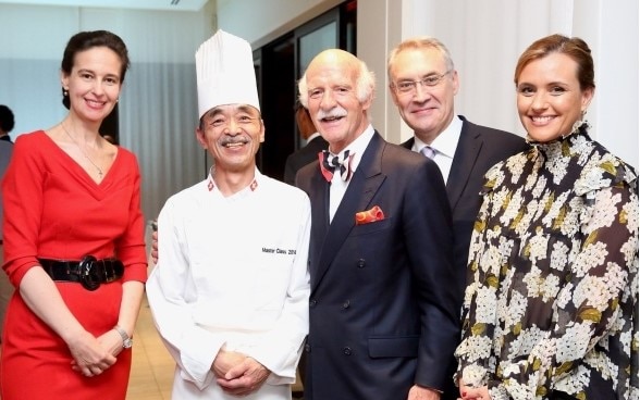 From left: Dr. Yulia Gusynina Paroz, Mr. Tadashi Matsuzaki, Chef of the Swiss Ambassador’s residence, Mr. Anton Mosimann, Ambassador of Switzerland to Japan, Jean-François Paroz, Ms. Tarsila Fercher Geis, Executive Director of Strategic Partnerships of Swiss Education Group ©Embassy of Switzerland in Japan