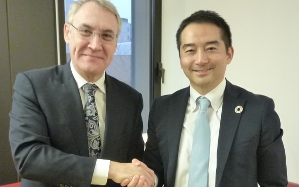 ジャン=フランソワ・パロ駐日スイス大使 と つくば市の五十嵐 立青市長 ©茨城県つくば市