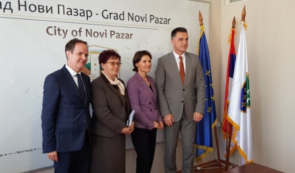 Swiss Ambassador Philippe Guex, President of the Assembly of Novi Pazar Ifeta Radoncic, Vice-Director of SDC Ruth Huber and Mayor of Novi Pazar Nihat Bisevac