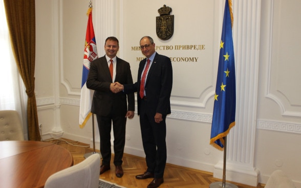 Ambasador Švajcarske Urs Šmid sa ministrom privrede Republike Srbije Slobodanom Cvetkovićem