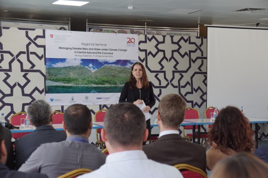 Cérémonie d'ouverture et discours de Walburga Roos, directrice de l'OCS du Tadjikistan