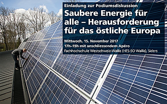 Einladungskarte für die Podiumsdiskussion, auf der eine Photovoltaikanlage abgebildet ist.