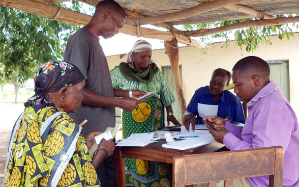 Sessione di registrazione al sistema previdenziale nella regione di Dodoma in Tanzania