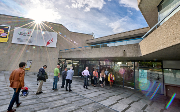 The picture shows the building where the 98. Congress of the Swiss Abroad was held. 