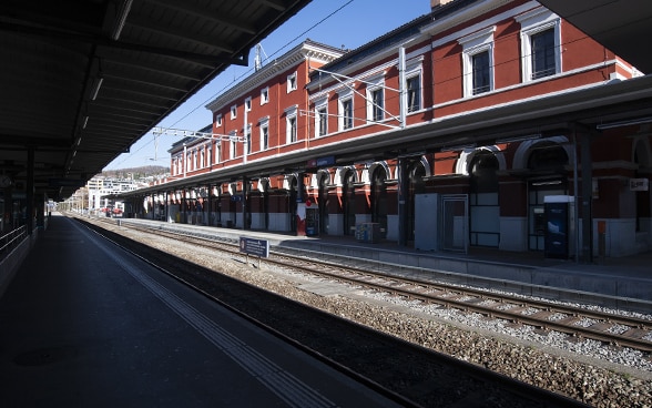 The platforms of Lugano station.