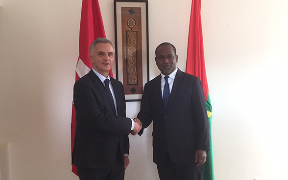 Federal Councillor Didier Burkhalter is meeting with Foreign Minister of Burkina Mamadou Alpha Barry. © FDFA