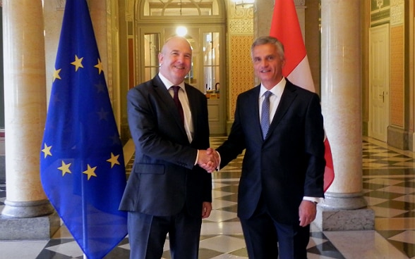 Le conseiller fédéral Didier Burkhalter rencontre Nils Muižnieks, le commissaire aux droits de l’homme du Conseil de l’Europe, pour un entretien bilatéral à Berne.