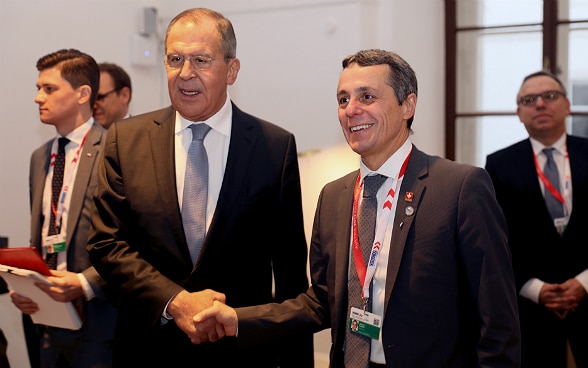 En marge de la Réunion du Conseil ministériel de l’OSCE, le conseiller fédéral Ignazio Cassis rencontre Sergei Lavrov, ministre russe des affaires étrangères.