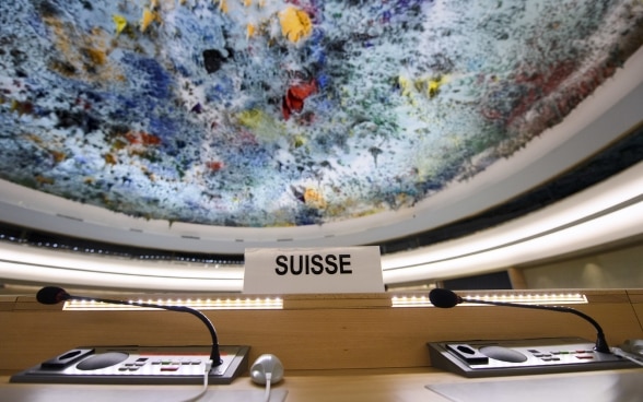 Veduta interna della Sala dei Diritti Umani, emblema del Palazzo delle Nazioni Unite a Ginevra.