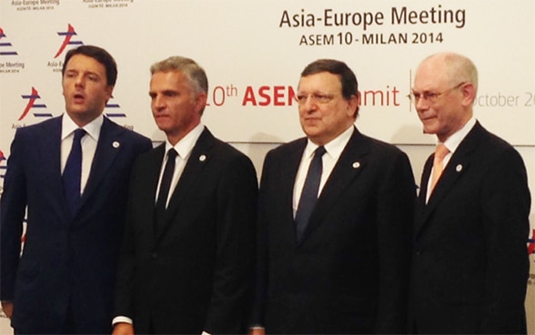 Bundespräsident Didier Burkhalter mit Matteo Renzi, italienischer Premierminister, José Manuel Barroso, Präsident der Europäischen Kommission, und Herman Van Rompuy, ständiger Präsident des Europäischen Rats am ASEM-Gipfel 2014 in Mailand. © EDA