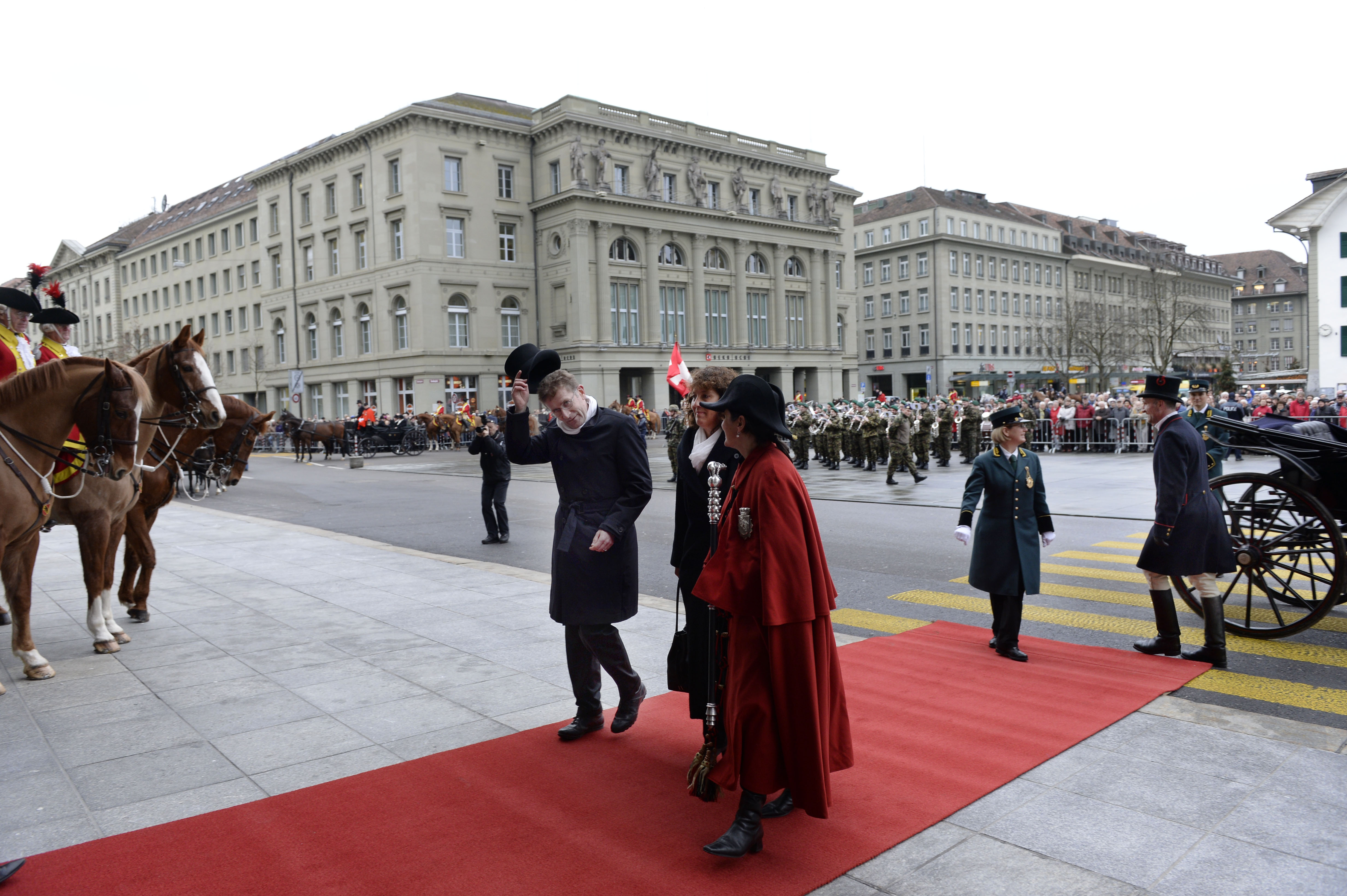 L’arrivée des invités sur la place fédérale, à Berne. © Karl-Heinz Hug
