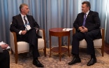 Il presidente della Confederazione, Didier Burkhalter, con Victor Yanukovych, il presidente dell'Ucraina a Sochi