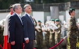 Bundespräsident Didier Burkhalter empfängt den deutschen Bundespräsidenten Joachim Gauck mit militärischen Ehren.