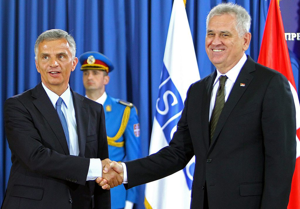 Il presidente della Confederatione Didier Burkhalter e il presidente serbo Tomislav Nikolic