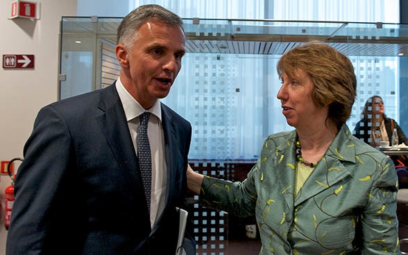 Didier Burkhalter mit Chaterine Ashton beim Rat für auswärtige Angelegenheiten der Europäischen Union in Brüssel