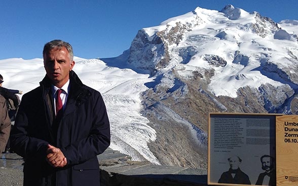 Didier Burkhatler next to the Dunant Peak