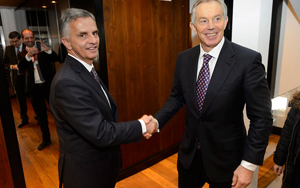 Le conseiller fédéral Didier Burkhalter et le représentant du Quatuor pour le Moyen-Orient Tony Blair.