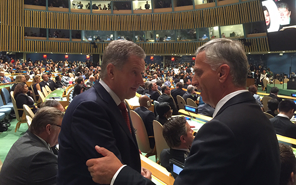 Il consigliere federale Didier Burkhalter con Sauli Niinistö, il presidente della Finlandia.