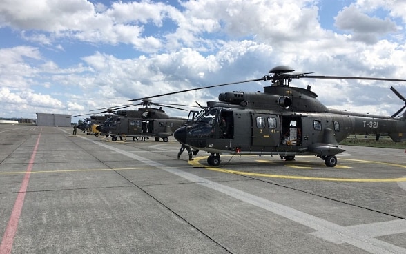 Hélicoptères Super Puma à Payerne. 
