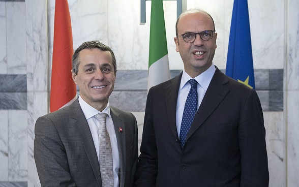 The swiss and italian foreign affairs ministers, Ignazio Cassis and Angelino Alfano.