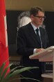 Der neue IHRA-Vorsitzende, EDA-Generalsekretär Benno Bättig, hält eine Ansprache in der Schweizer Botschaft in Berlin.