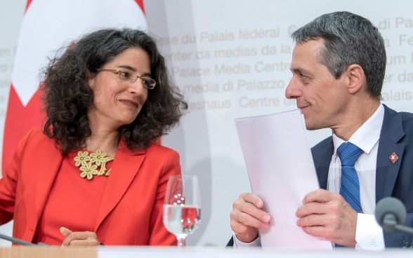 Federal Councillor Ignazio Cassis and Corinne Cicéron Bühler at the press conference.