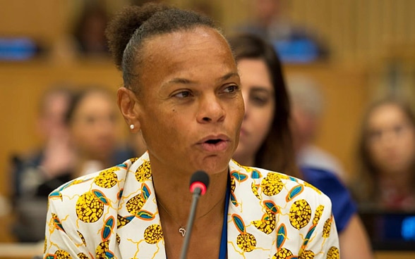 Patricia Danzi prend la parole à l'ONU.