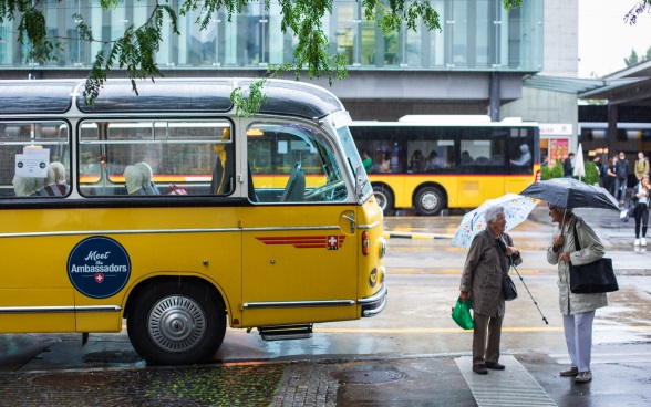 The yellow “Meet the Ambassadors” bus.