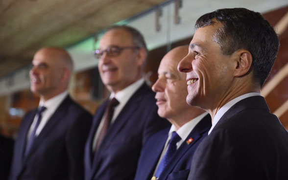 Il consigliere federale Cassis, insieme ai colleghi di governo Berset, Maurer et Parmelin, inaugura la House of Switzerland al WEF.