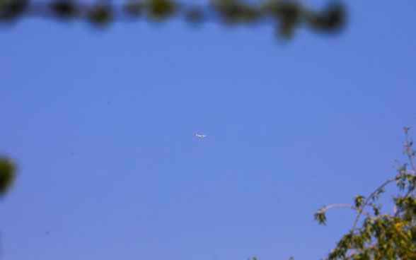 Noch weit oben am Himmel: Das Edelweiss-Flugzeug aus Guatemala-City/San José am Freitagmittag beim Eintritt in den Schweizer Luftraum bei Basel, wenige Minuten vor der Landung in Zürich. 