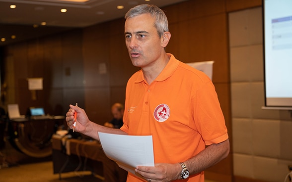 An expert from the Swiss Humanitarian Aid Unit will provide information at a situation briefing.