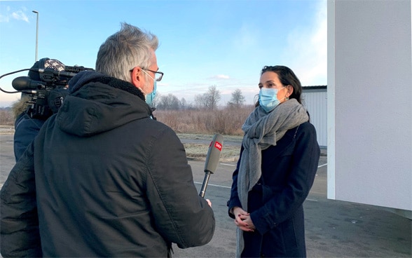 L’ambasciatrice svizzera a Zagabria Emilija Georgieva intervistata dai media.