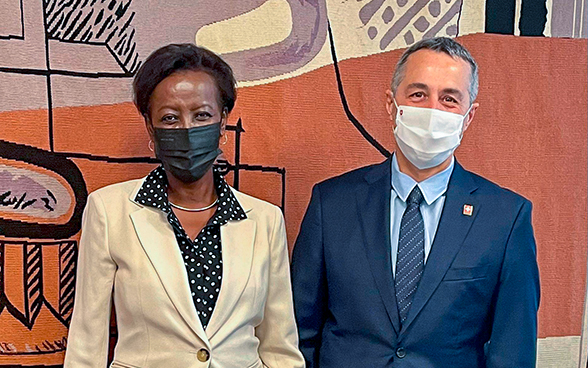 Le conseiller fédéral Cassis avec Louise Mushikiwabo, Secrétaire générale de la Francophonie.