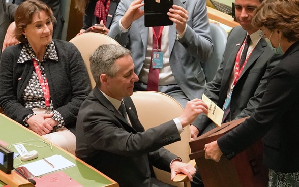 Il Presidente Ignazio Cassis vota all'Assemblea Generale delle Nazioni Unite a New York.