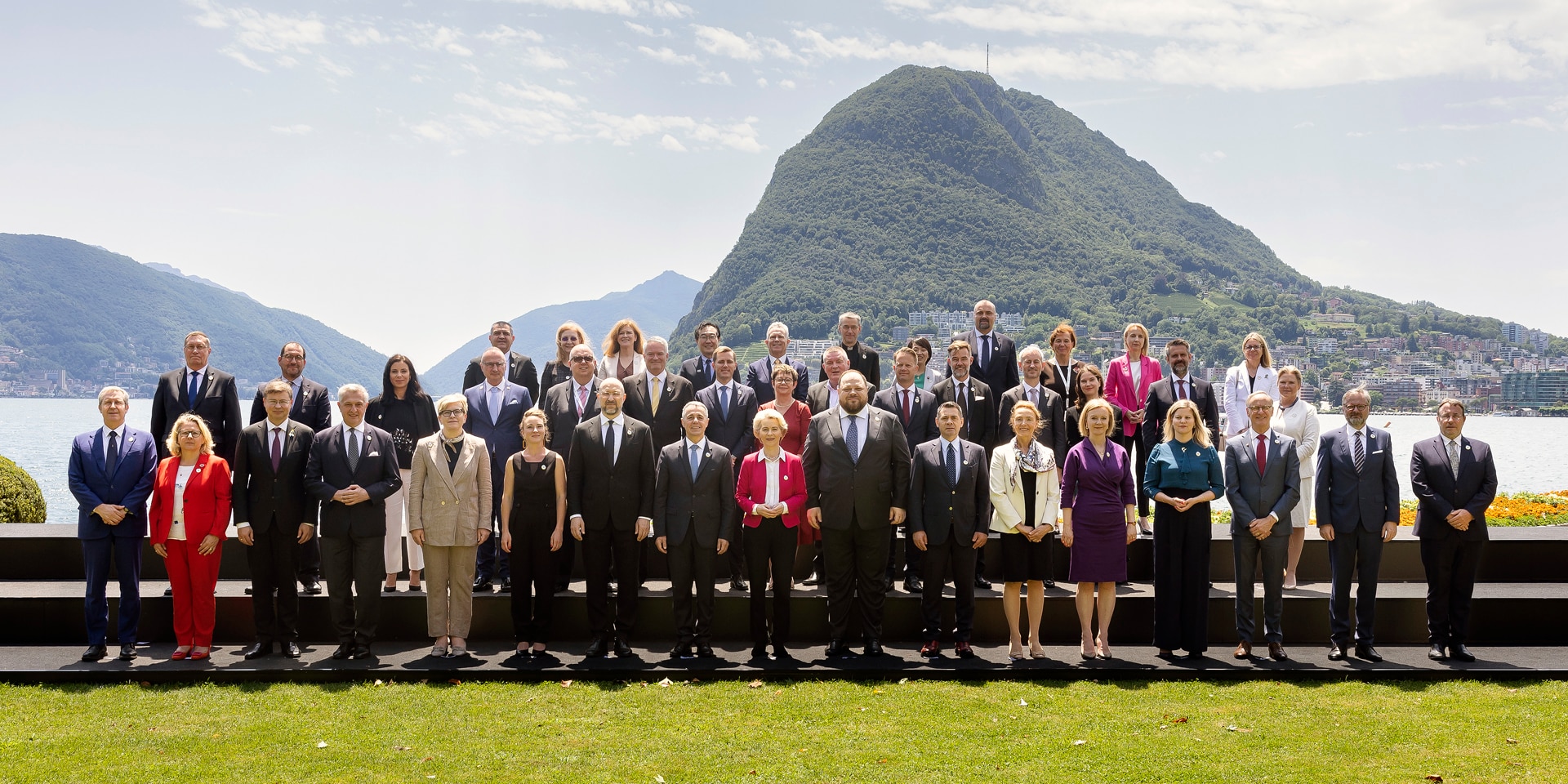 Gruppenfoto der Delegierten.