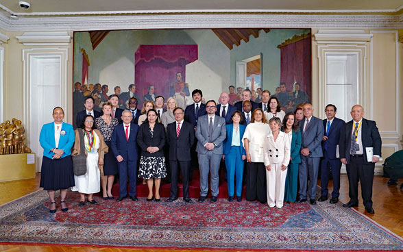 Le delegazioni dei 15 Stati membri del Consiglio di Sicurezza delle Nazioni Unite e il presidente colombiano Gustavo Petro posano per una foto di gruppo.