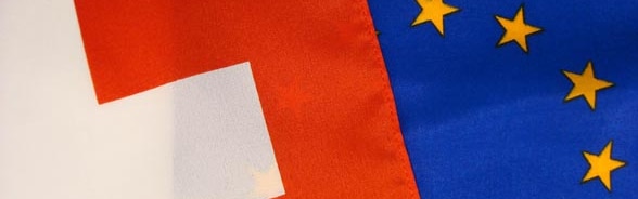 Drapeaux de la Suisse et de l‘UE