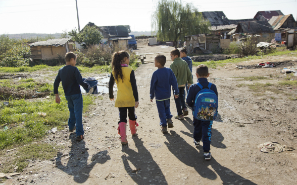 Roma children in Romania